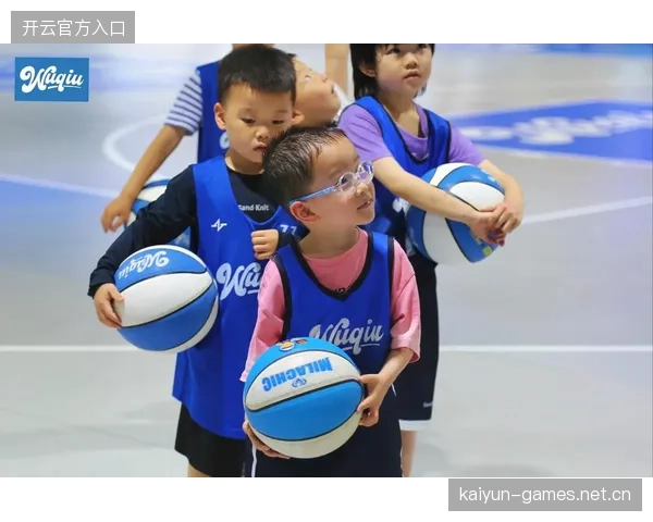 篮球少年隔扣引爆全场：青春与激情的瞬间奇迹